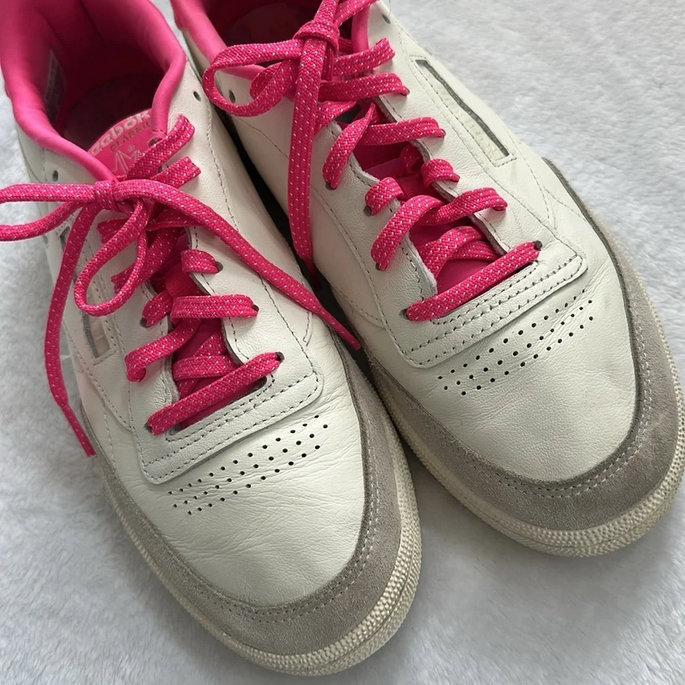 Reebok Retro Low Top Sneakers Shoes Women 10 Suede Hot Pink Sporty Skater Grunge
